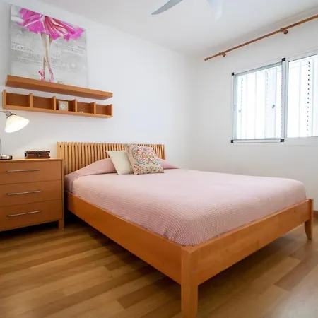 Semesterbostad Comfortable With Garden & Solarium